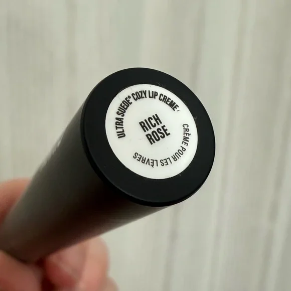 NIB💎 Makeup By Mario ULTRA SUEDE® COZY LIP CREME in RICH ROSE - Picture 7 of 7